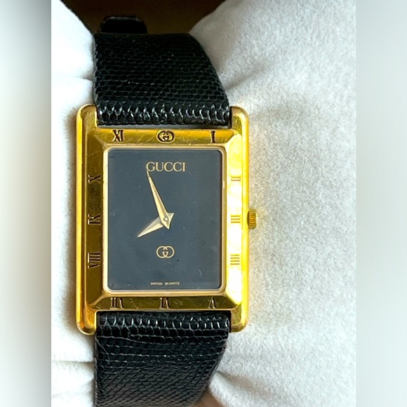 Gucci 4200 M black Dial gold plated unisex Watch. - Picture 1 of 10